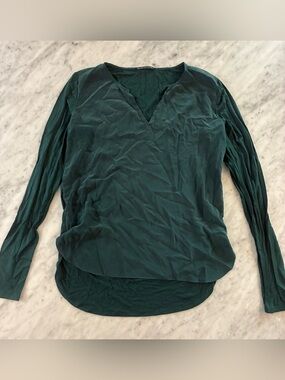 Women's Deep Green V-Neck Long Sleeve Top